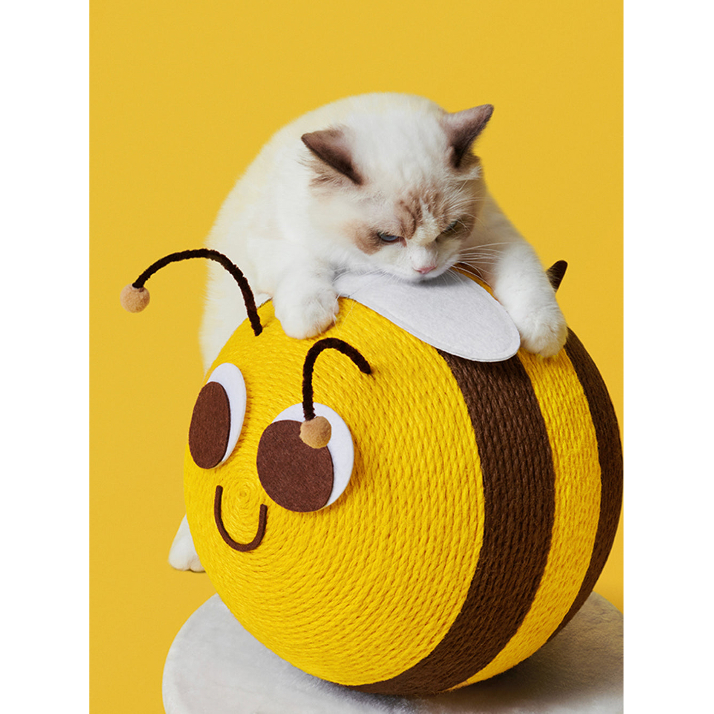 VETRESKA BEE CAT SCATHING BALL
