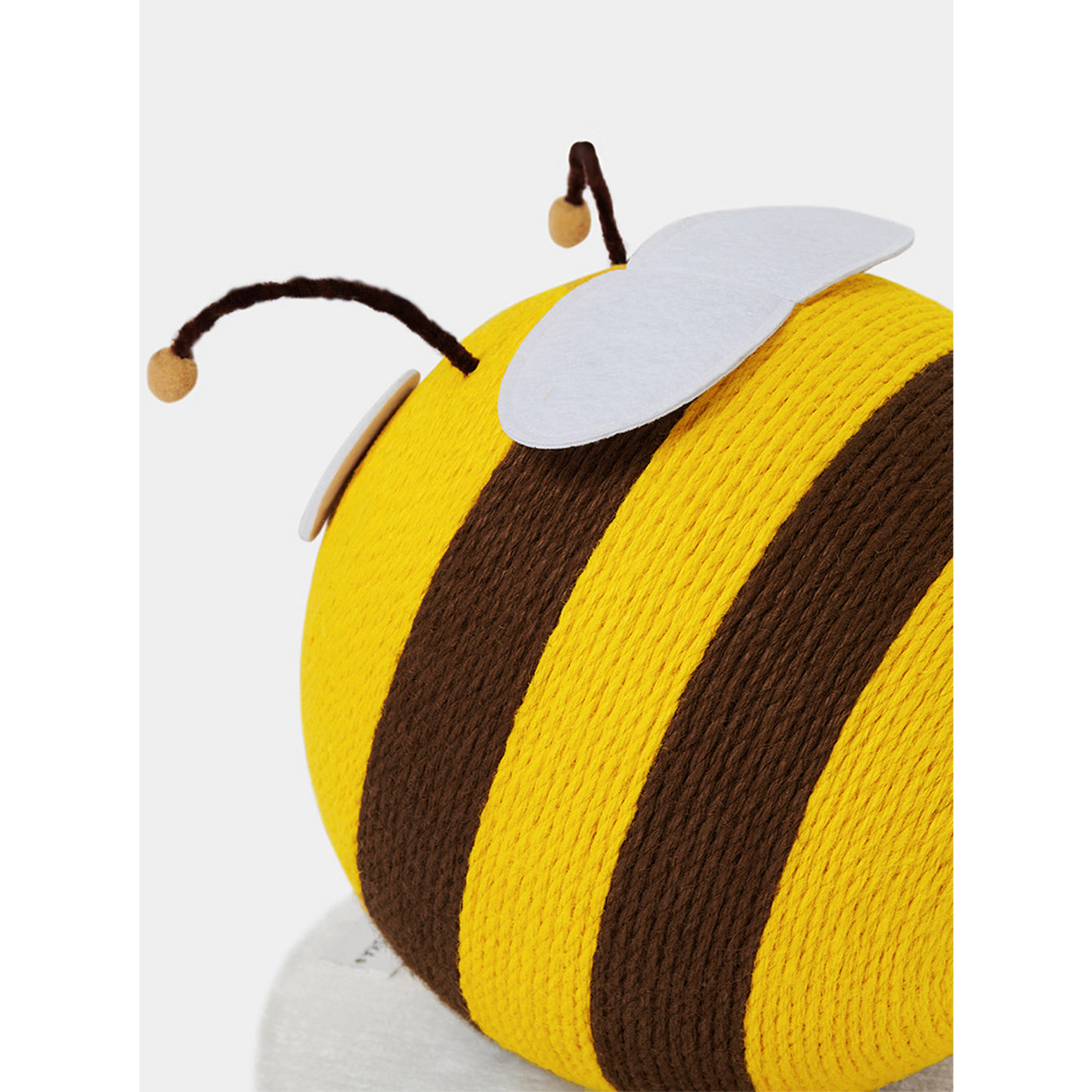 VETRESKA BEE CAT SCATHING BALL