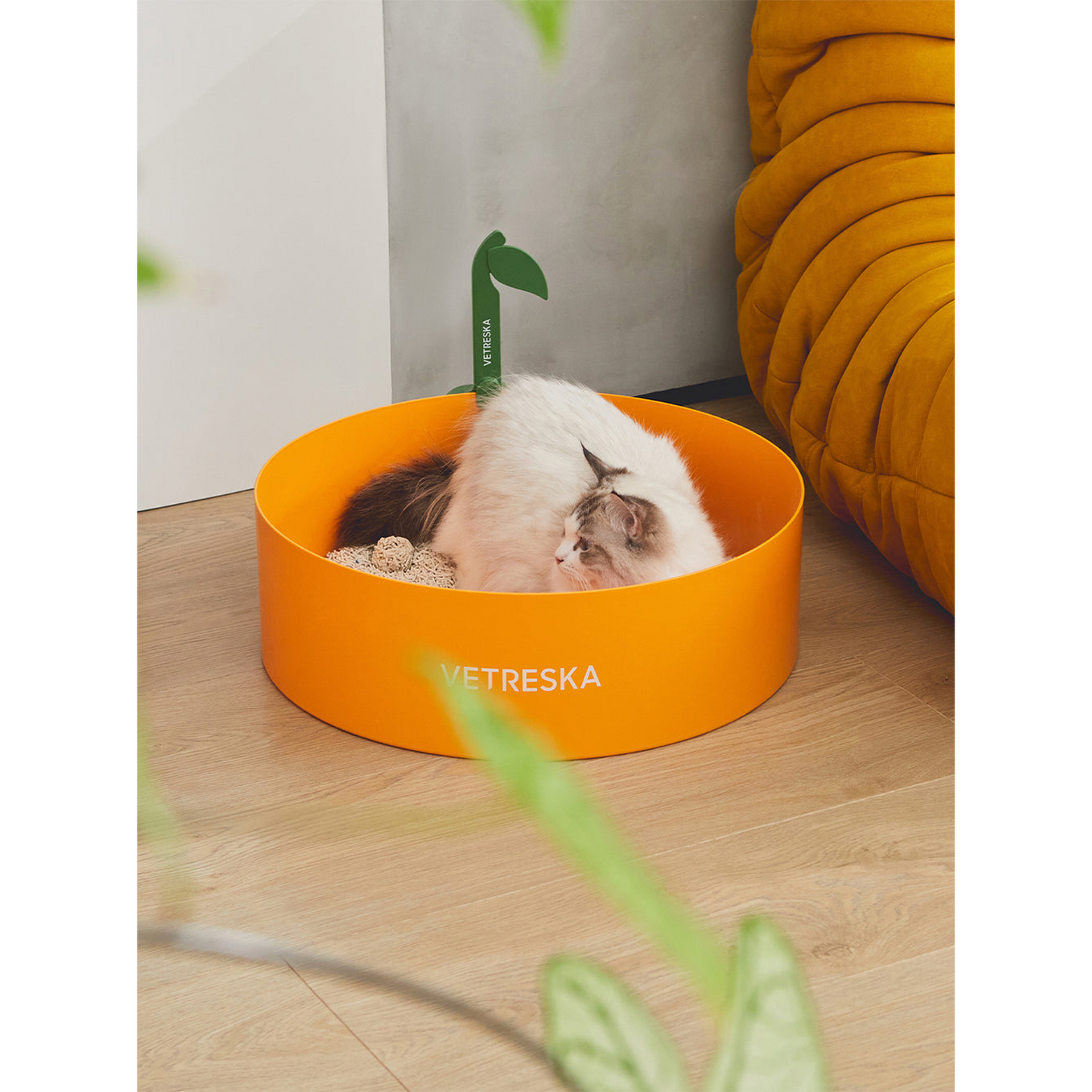 VETRESKA TANGERINE CAT LITTER BOX