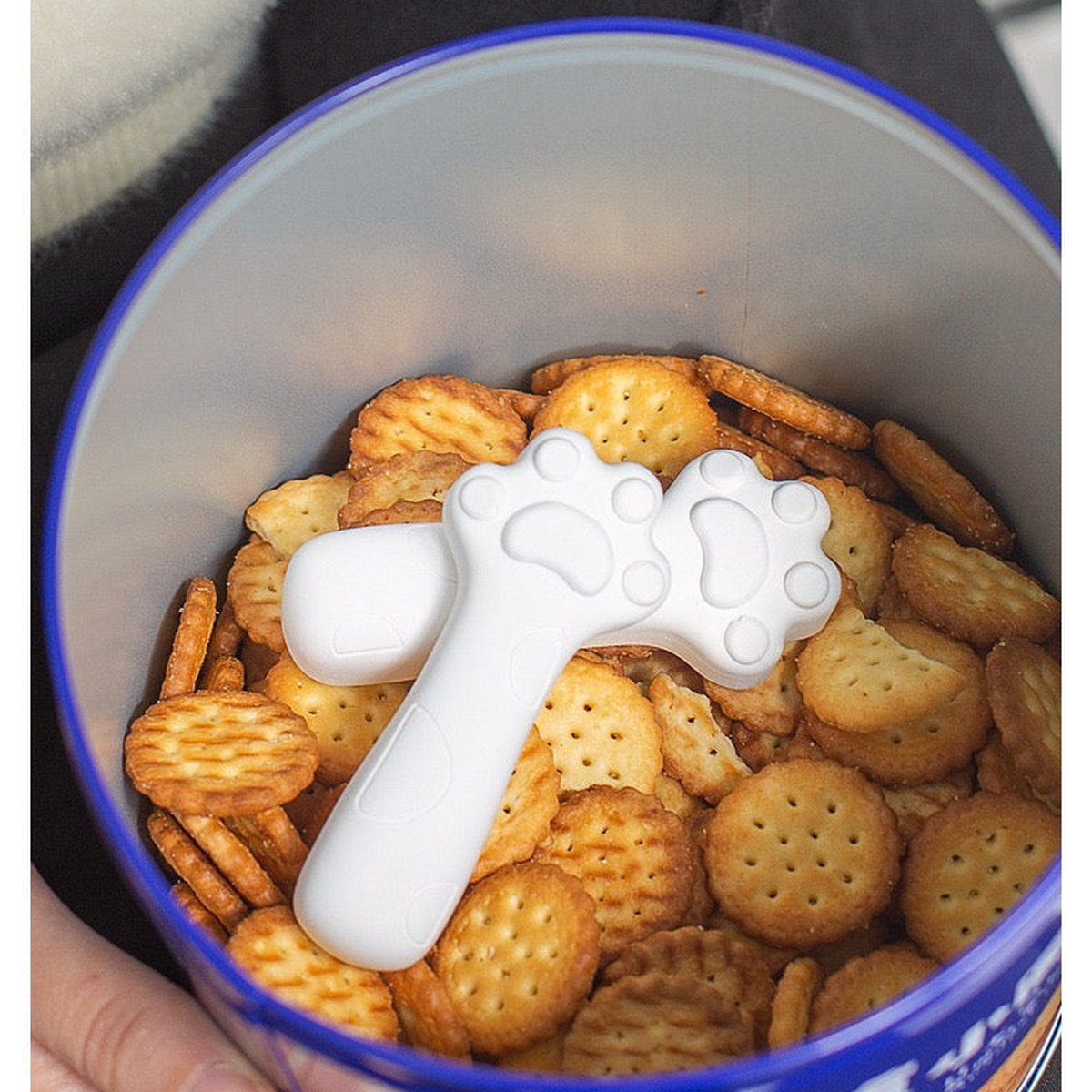 Diatomite cat paw drying block used in a sealed food container [Main Lifestyle]