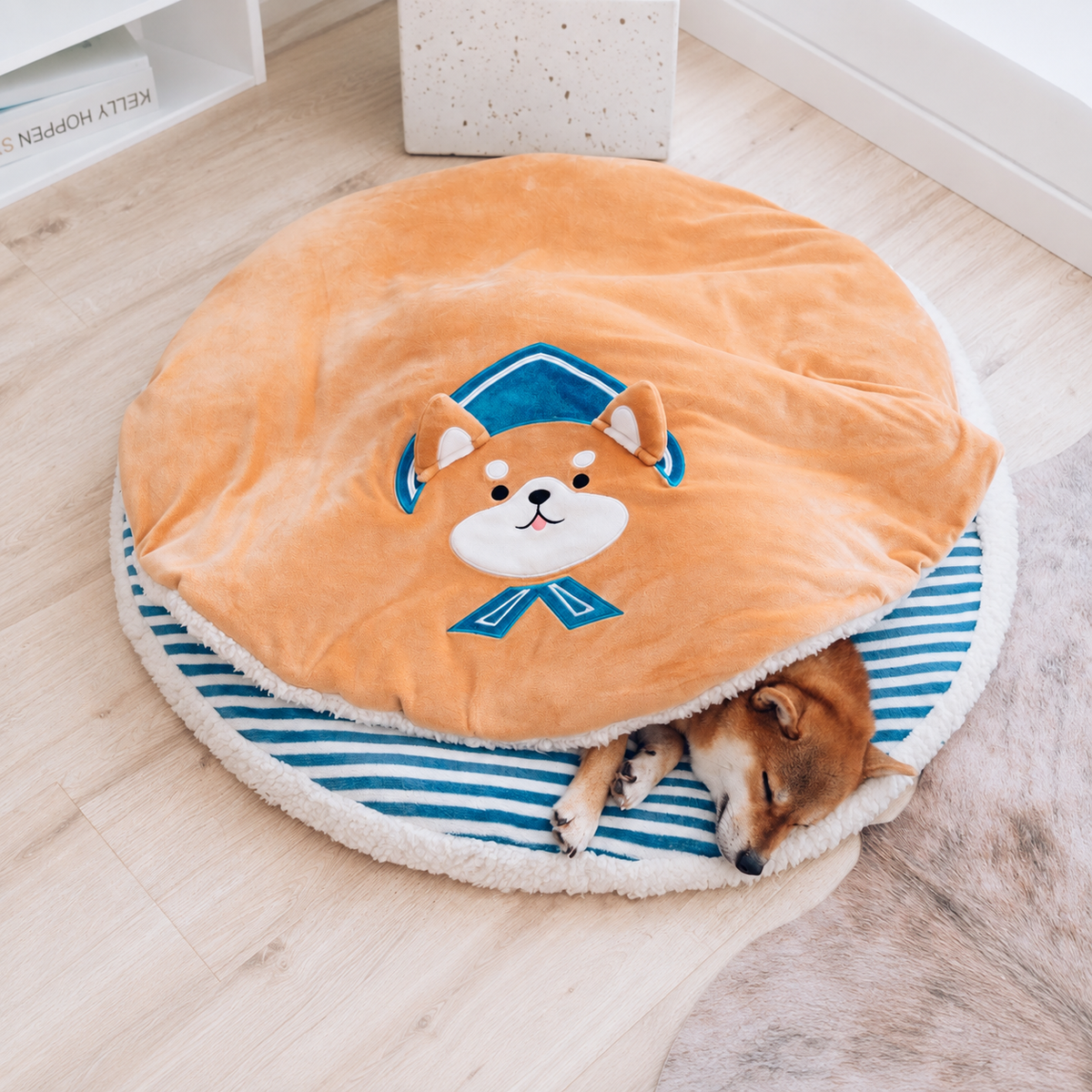 Nautical Style Dorayaki Pet Bed effective 1:1 continuous background outpaint revision v2, source image 1, no crop
