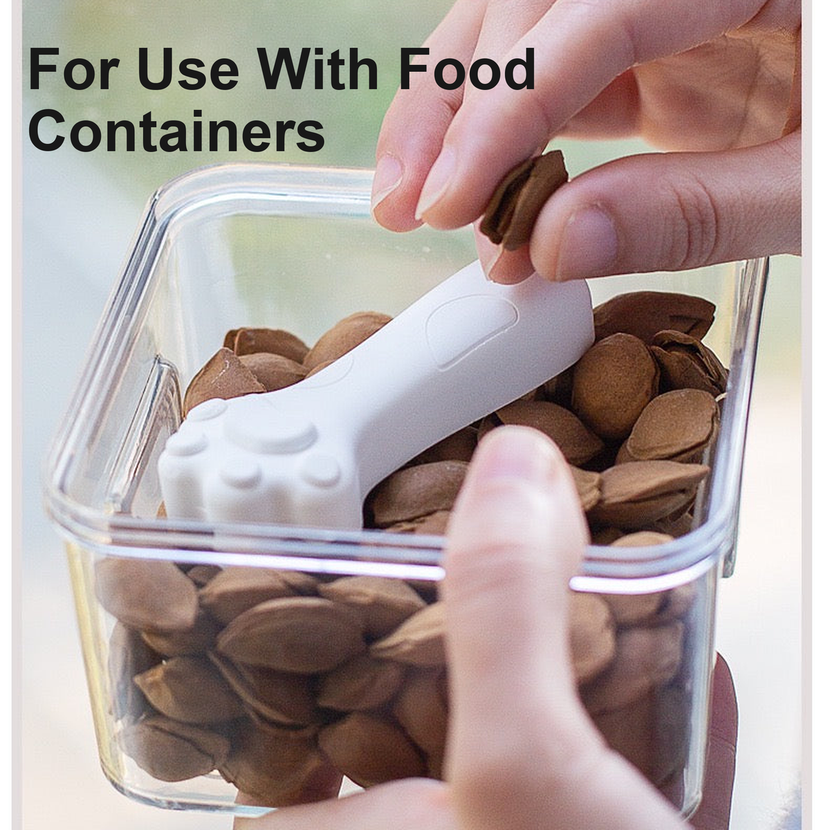 Diatomite cat paw drying block used with a food container [English Revision]