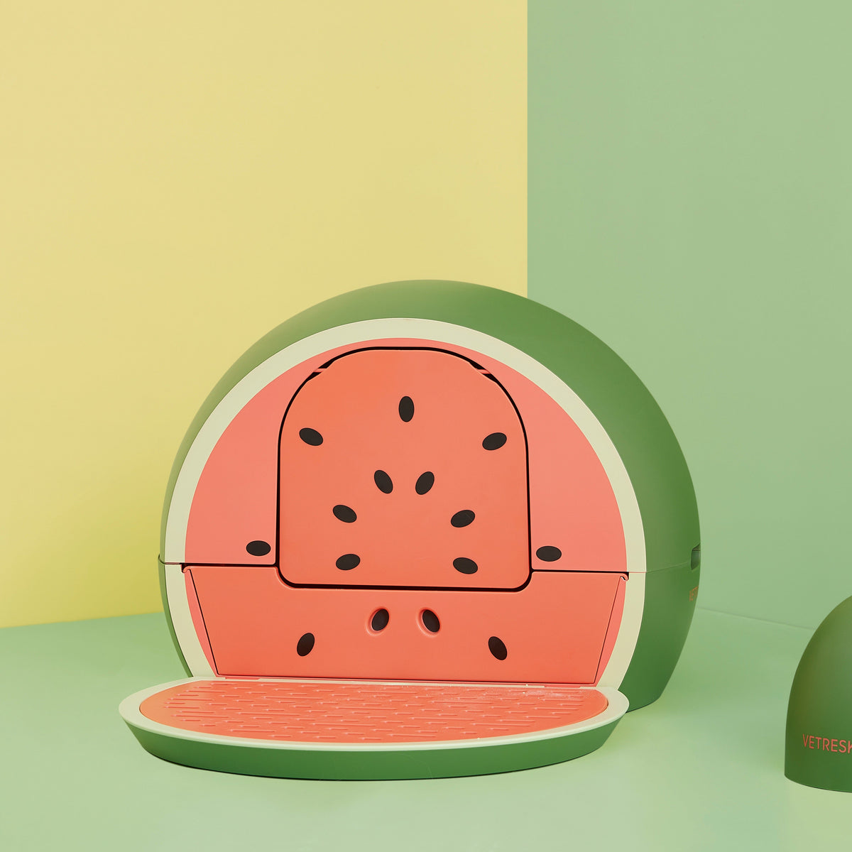 VETRESKA Fruity Kitty Kove Litter Box - Watermelon design SKU hero with matching scoop set [Gallery: Watermelon]