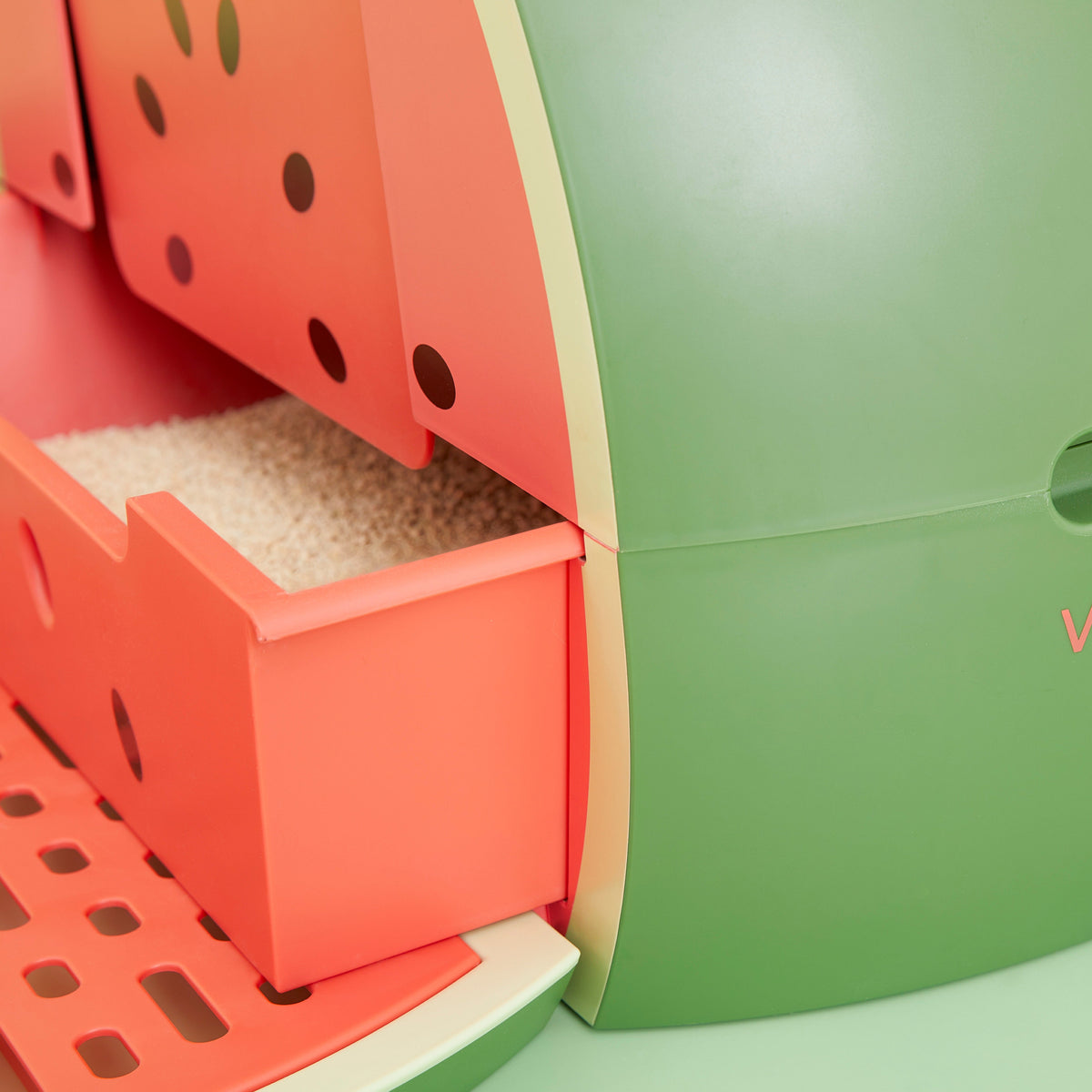 VETRESKA Fruity Kitty Kove Litter Box - Watermelon design pull-out litter drawer detail [Gallery: Watermelon]