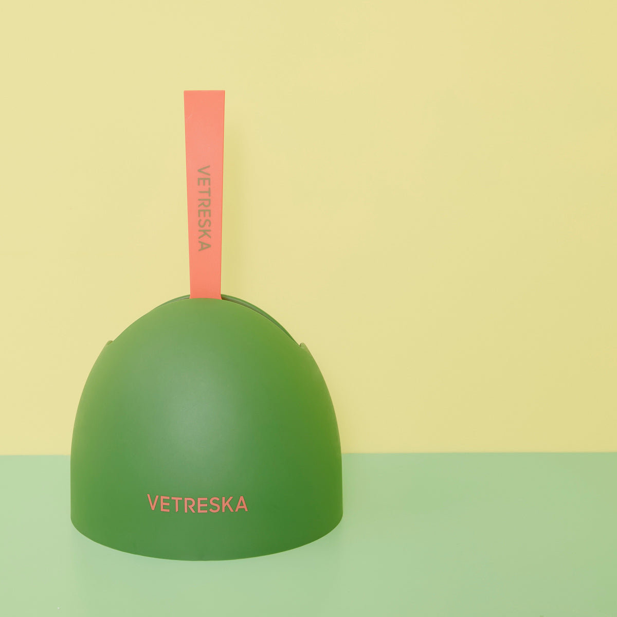 VETRESKA Fruity Kitty Kove Litter Box - Watermelon design matching scoop detail [Gallery: Watermelon]
