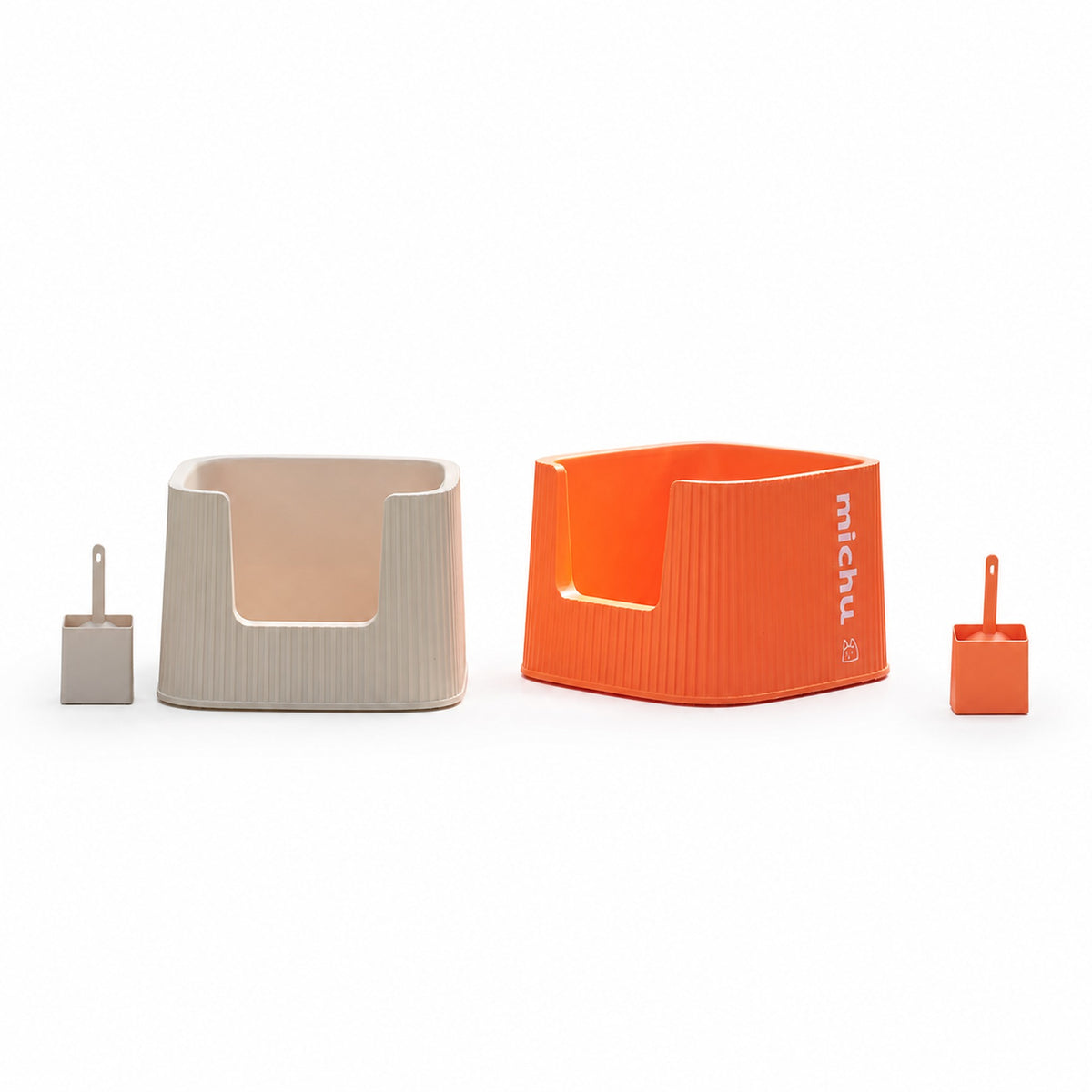 MICHU XXL container cat litter boxes in orange and beige with matching scoops on white background