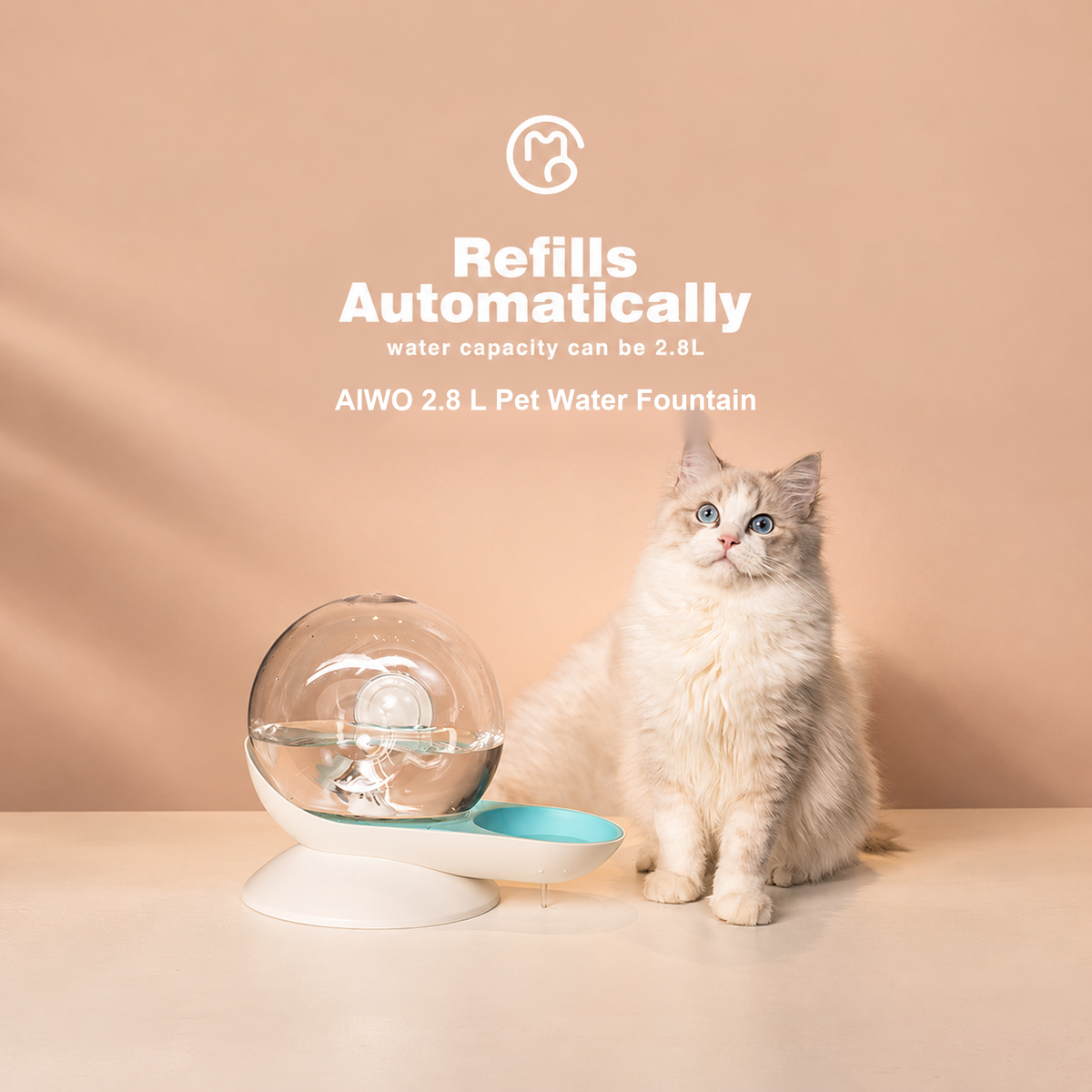 AIWO 2.8 L automatic pet water fountain with cat