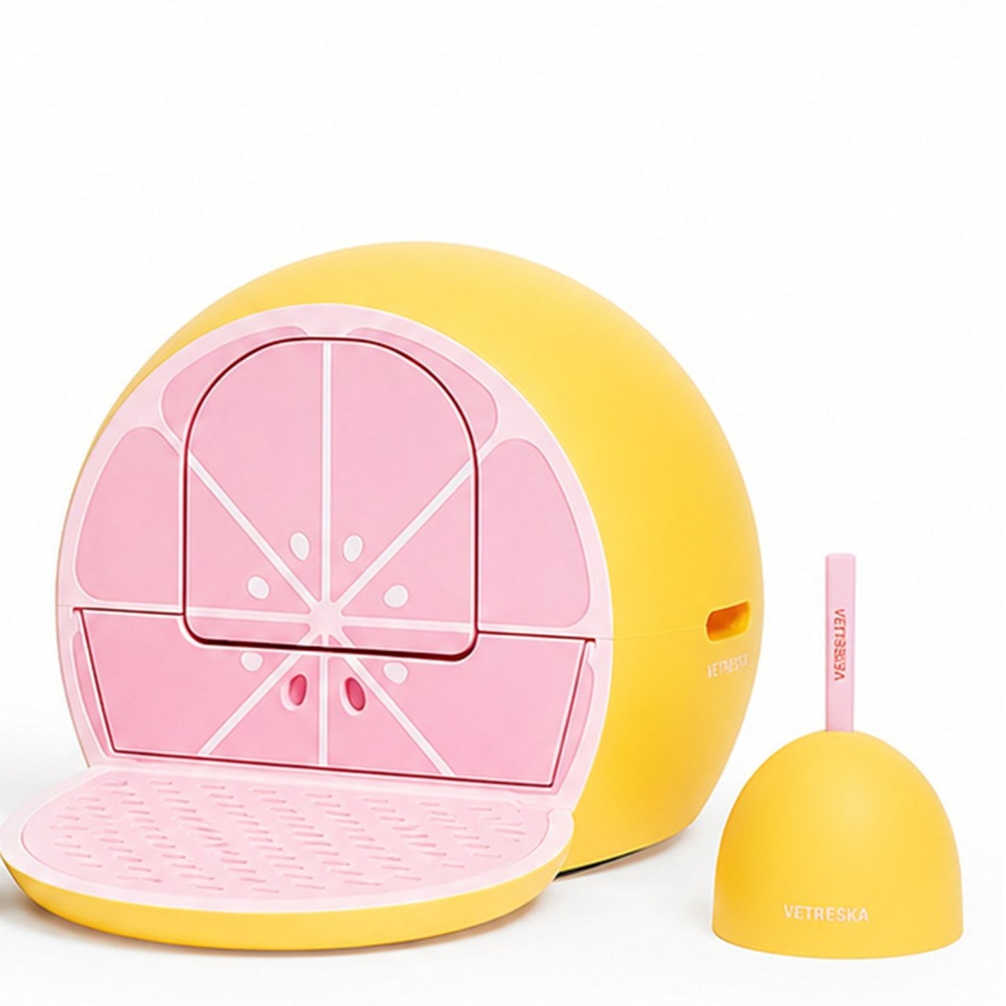 Vetreska Fruity Kitty Kove litter box in Grapefruit style with matching scoop holder