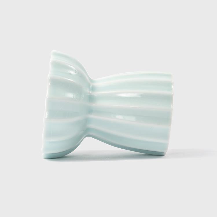 PIDAN Cherish porcelain cat bowl side profile detail