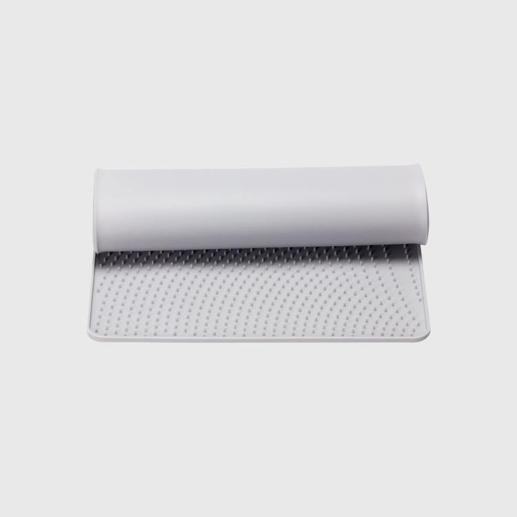 Pidan silicone cat litter mat rolled from the front