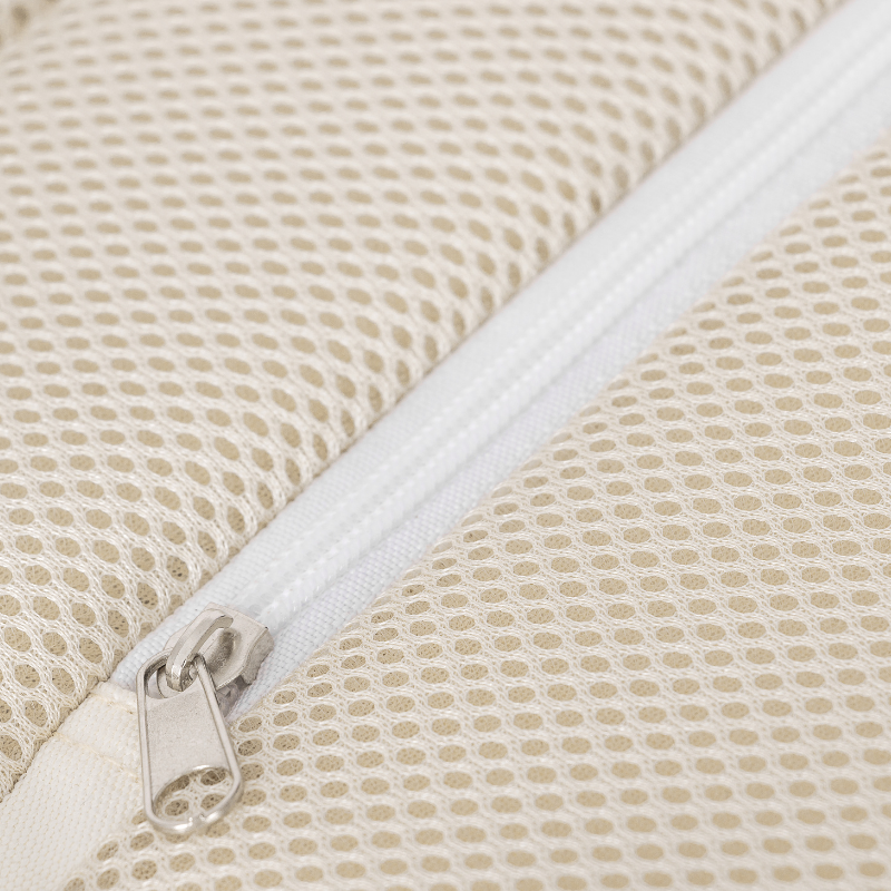 Wulee Portable Pet Backpack Carrier zipper detail [Gallery: Detail]